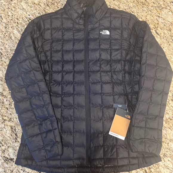 Women’s Northface Thermoball ECO 2.0 - Picture 5 of 11